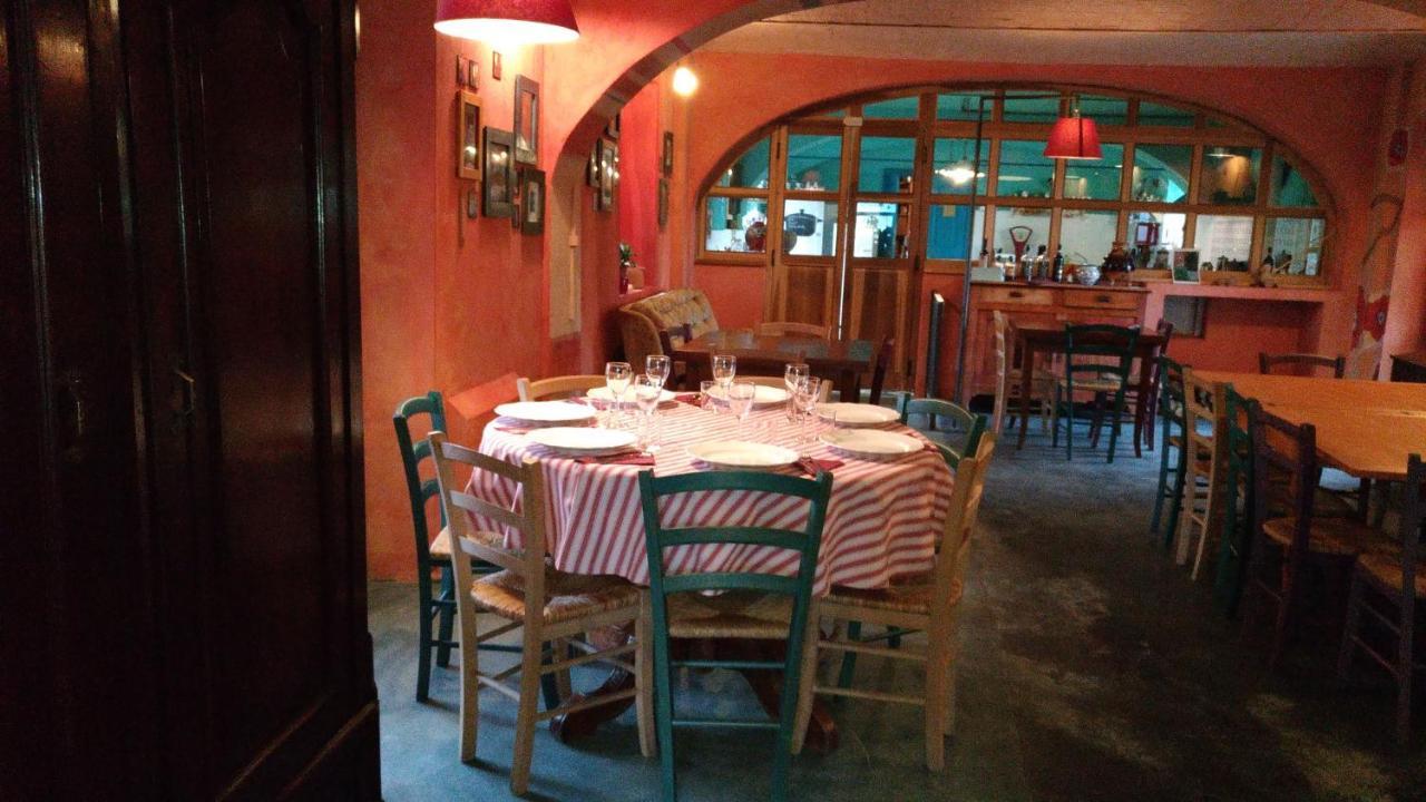 I Conti Della Serva Cinzano Екстериор снимка