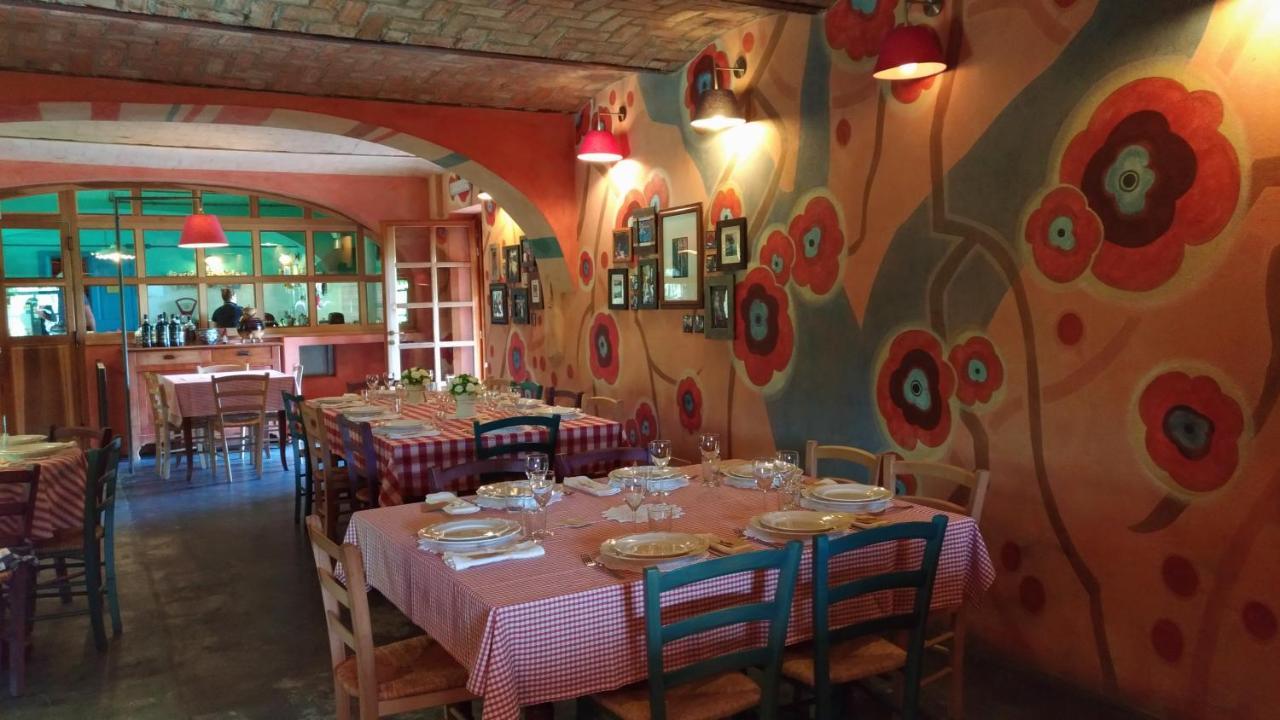 I Conti Della Serva Cinzano Екстериор снимка