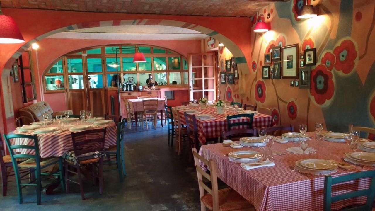 I Conti Della Serva Cinzano Екстериор снимка
