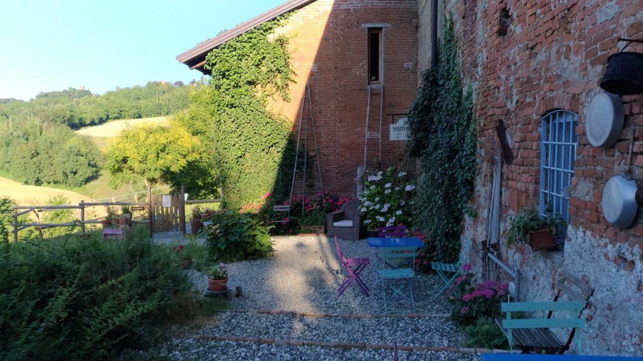 I Conti Della Serva Cinzano Екстериор снимка